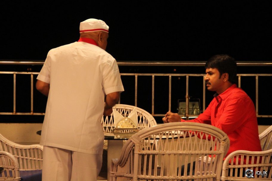 Jayammu Nischayammu Raa